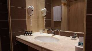 Курортные отели DIT Evrika Beach Club Hotel - All Inclusive Солнечный Берег Двухместный номер «Премиум» с 2 отдельными кроватями и видом на море-1