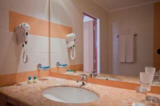 Курортные отели DIT Evrika Beach Club Hotel - All Inclusive Солнечный Берег Стандартный двухместный номер с 1 кроватью или 2 отдельными кроватями и балконом-5